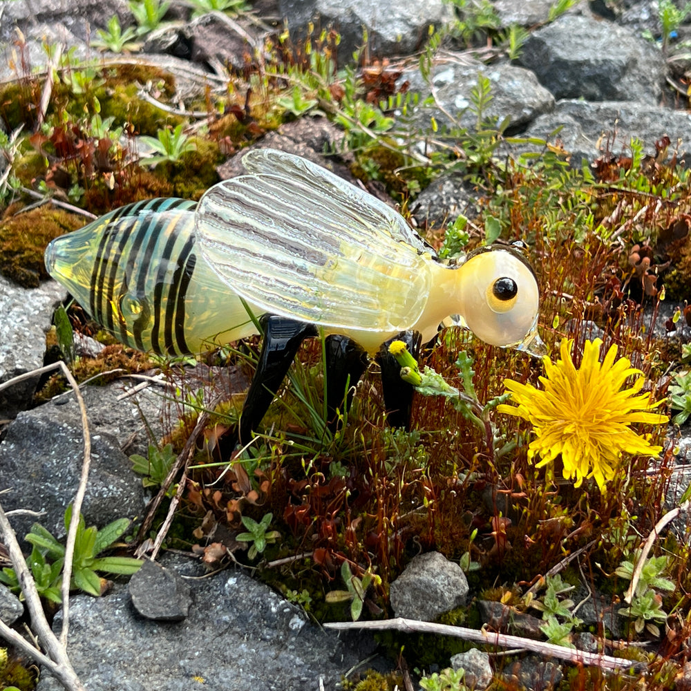 Bee Pipe Glass Pipe TG   